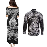 Te Reo Maori Tiki Inspired Art Couples Matching Puletasi and Long Sleeve Button Shirt LT9 - Polynesian Pride