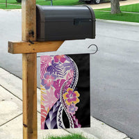 Aloha Vintage Hibiscus Lei Seamless Pattern Garden Flag - Polynesian Pride