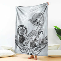 Polynesian Manta Ray Blanket Gray Floral Turtle Tattoo - Polynesian Pride