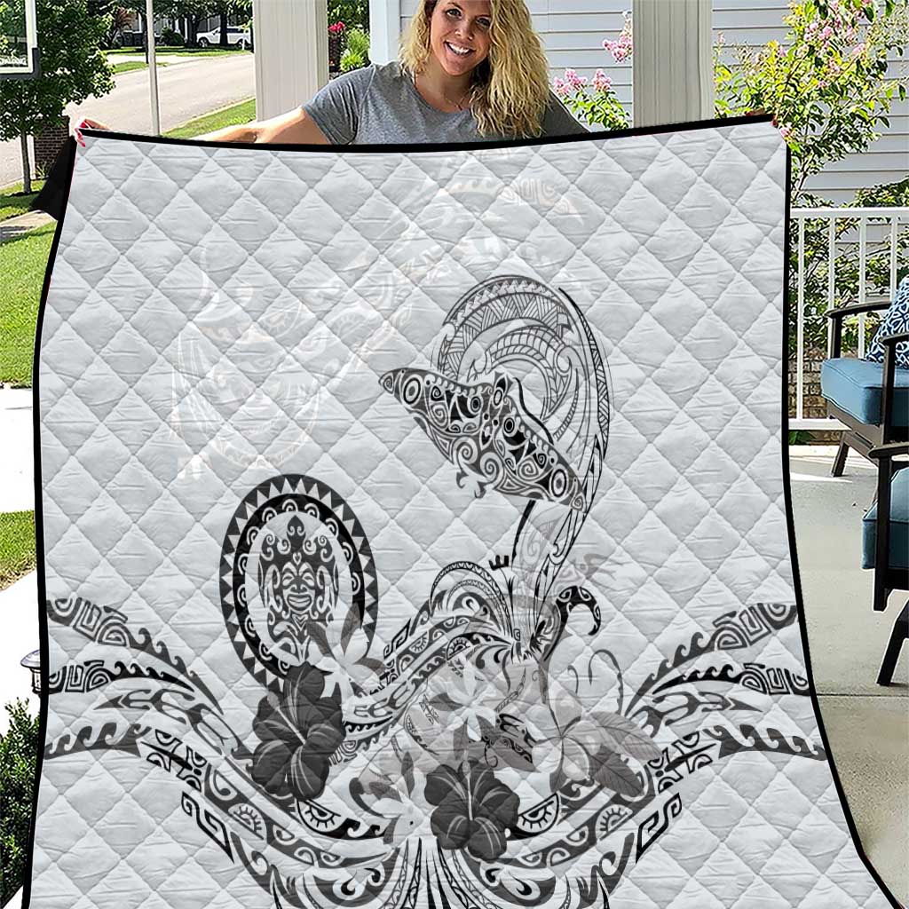Polynesian Manta Ray Quilt Gray Floral Turtle Tattoo - Polynesian Pride