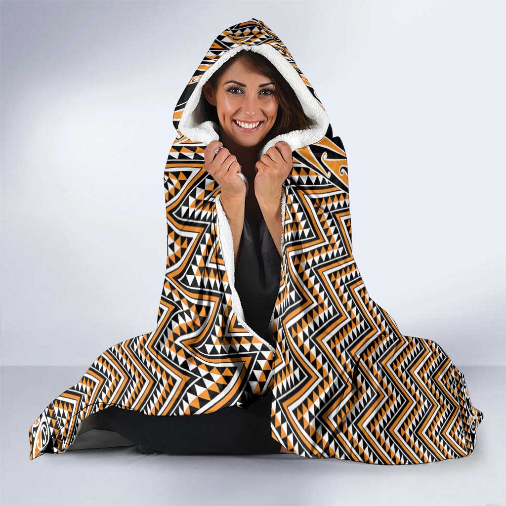 New Zealand Maori Niho Taniwha Hooded Blanket Karaka Mangopare and Puhoro Pattern