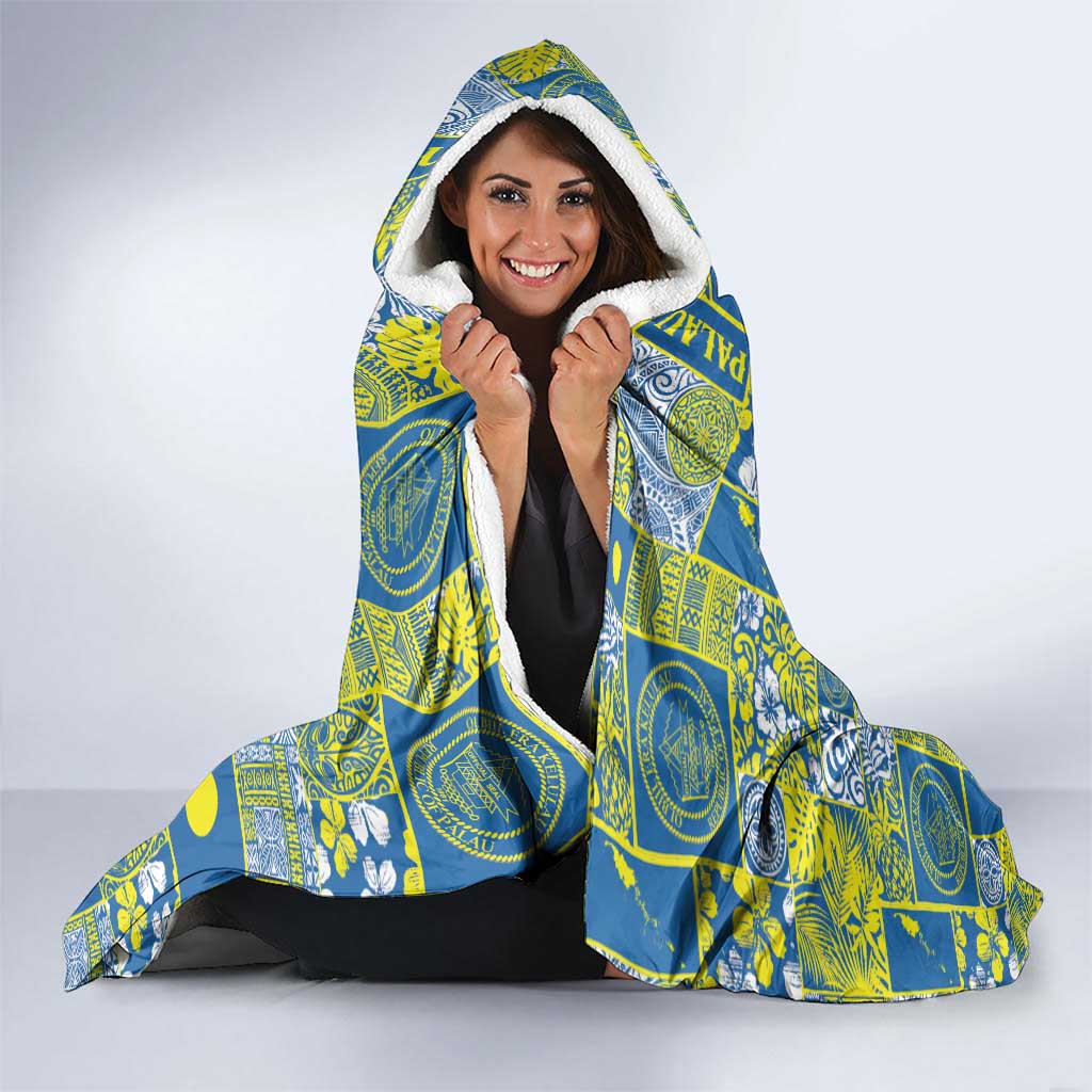 Palau Ungil Kurismas Hooded Blanket Pacific Patchwork Xmas Vibes - Polynesian Pride