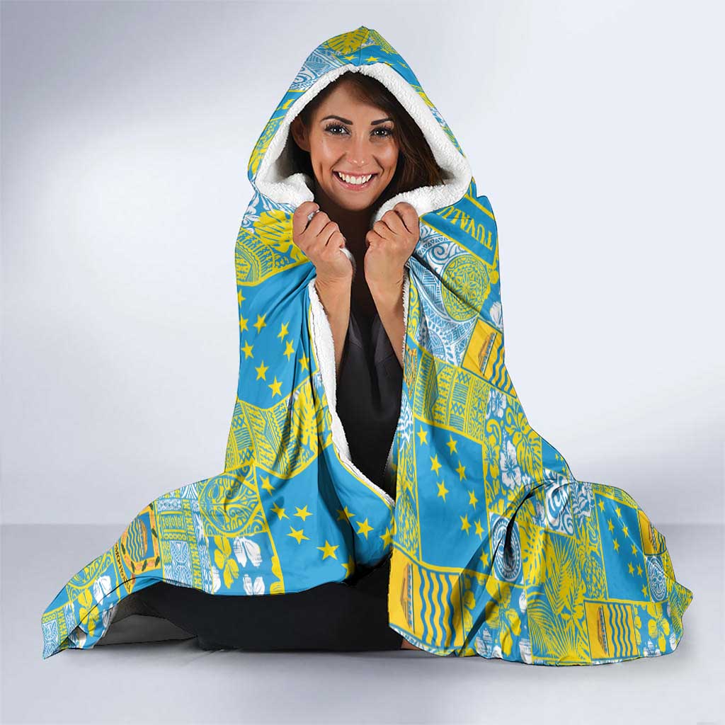 Tuvalu Manuia te Kilisimasi Hooded Blanket Pacific Patchwork Xmas Vibes - Polynesian Pride