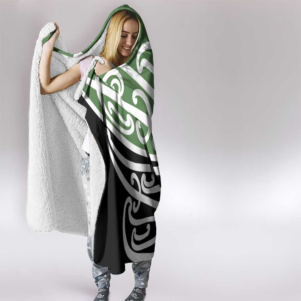 Green Fern New Zealand Kowhai Ngutukak Hooded Blanket - Polynesian Pride