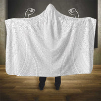 Lotu Tamaiti White Tongan Ngatu Hooded Blanket Polynesian Tribal Fonulei Pattern - Polynesian Pride
