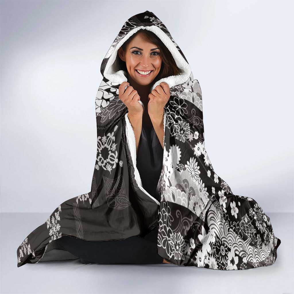 Hawaii Puakenikeni and Maile Lei Hooded Blanket Black Japanese Wave Style - Polynesian Pride