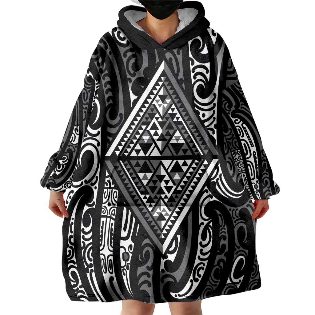 New Zealand Maori Taniko Wearable Blanket Hoodie Black Kowhaiwhai Puhoro