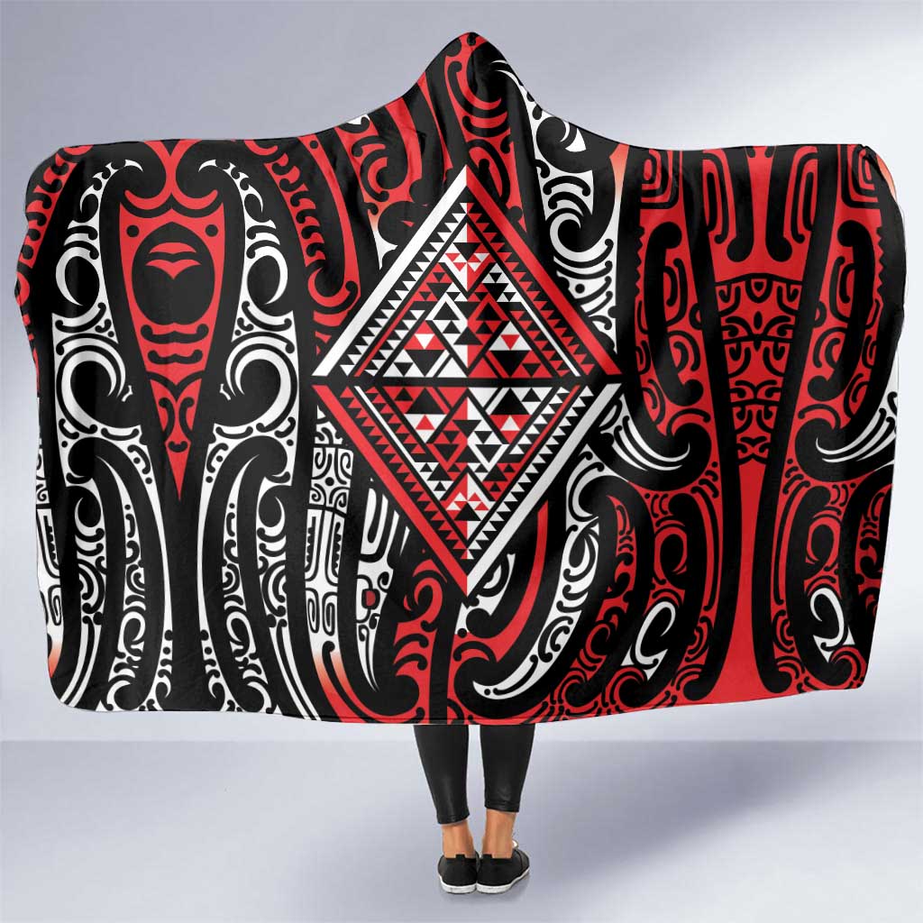 New Zealand Maori Taniko Hooded Blanket Red Kowhaiwhai Puhoro