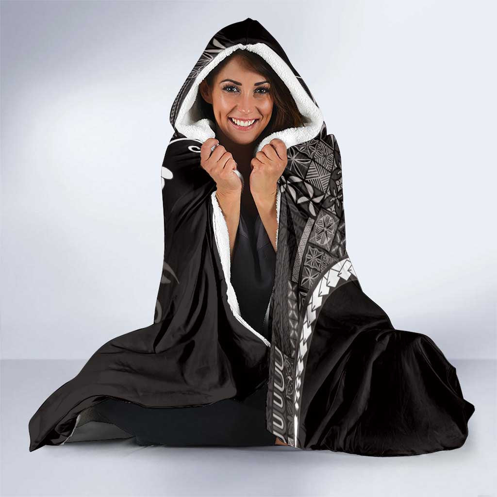 Samoa Siapo Tribal Pattern Hooded Blanket Black Polynesian Plumeria Tapa Motif LT9 - Polynesian Pride