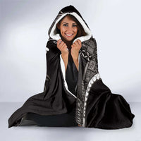 Samoa Siapo Tribal Pattern Hooded Blanket Black Polynesian Plumeria Tapa Motif LT9 - Polynesian Pride