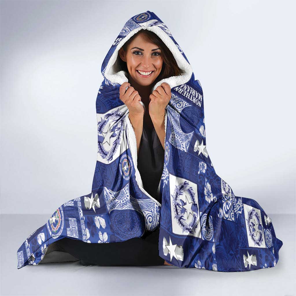 Northern Mariana Islands Magof Nochebuena Hooded Blanket Pacific Patchwork Xmas Vibes LT9 - Polynesian Pride