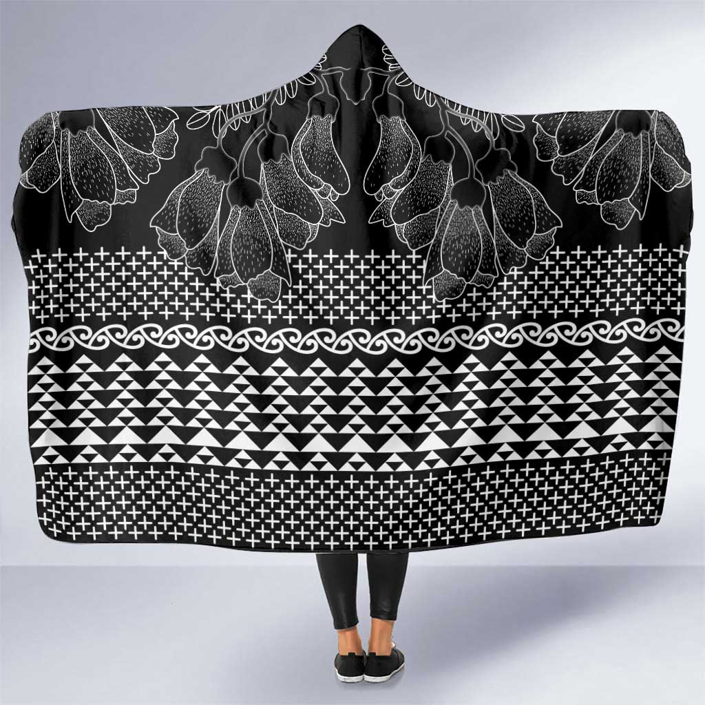 Black Taniko Kowhaiwhai Tukutuku Motif Hooded Blanket LT9 One Size Black - Polynesian Pride