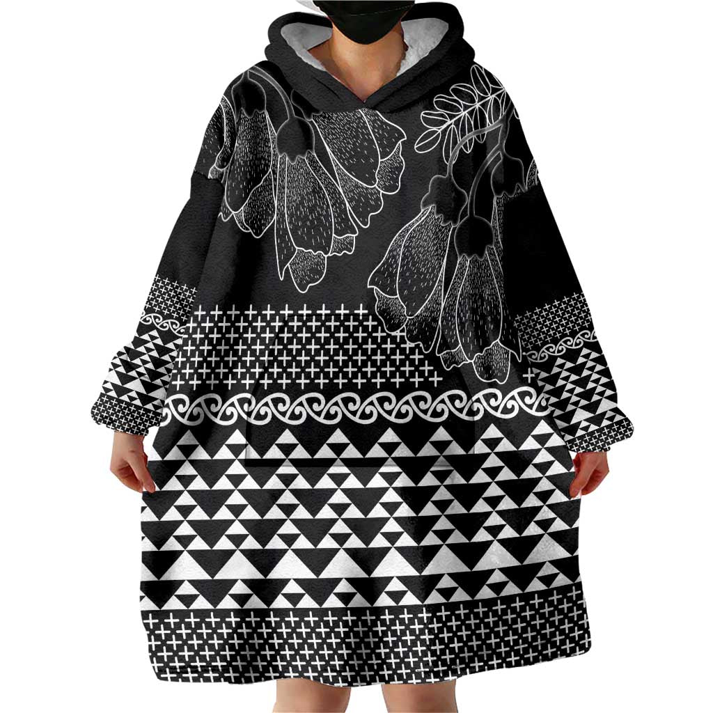 Black Taniko Kowhaiwhai Tukutuku Motif Wearable Blanket Hoodie LT9 - Polynesian Pride