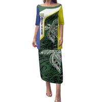Personalised PNG Morobe Province Family Matching Puletasi and Hawaiian Shirt Bird of Paradise Tattoo Flag Motif LT9 Mom's Dress Green - Polynesian Pride