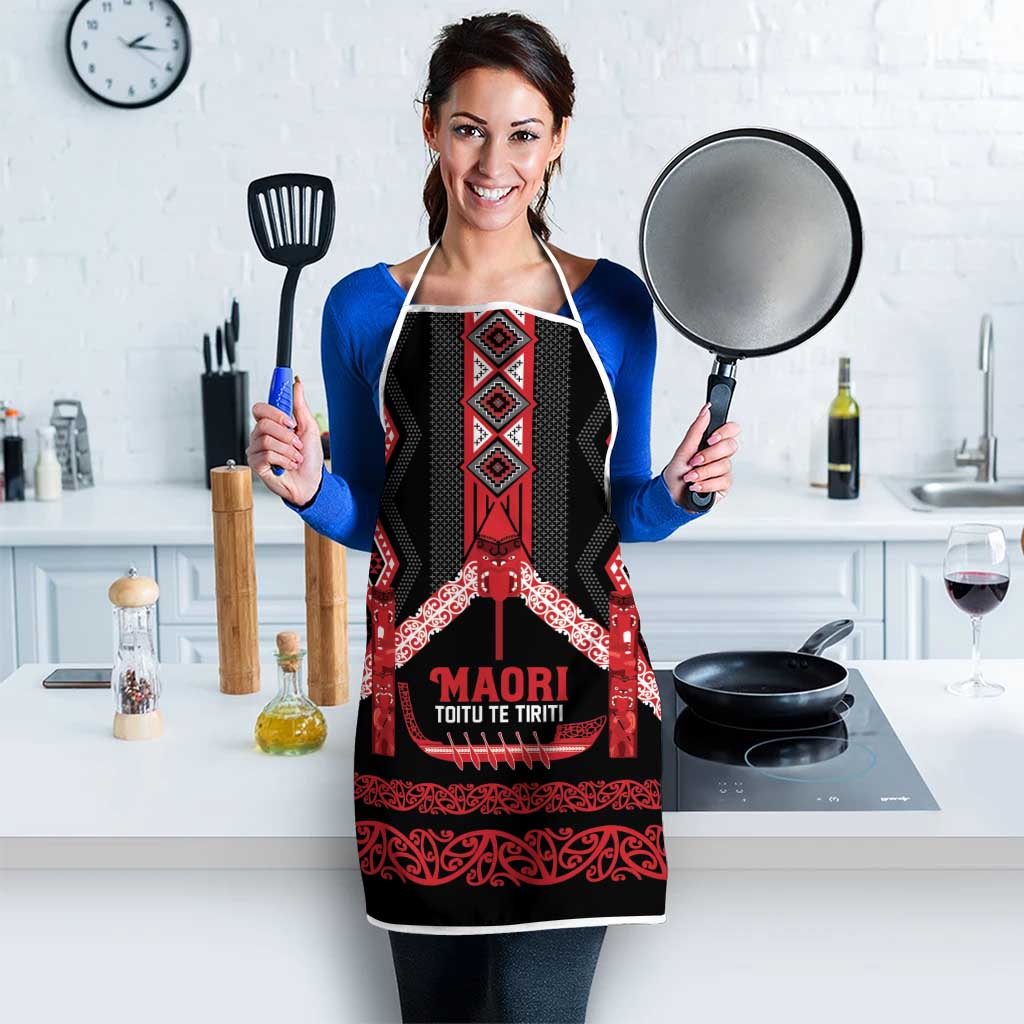 Toitu Te Tiriti Waitangi Apron Black Wharenui House - Polynesian Pride