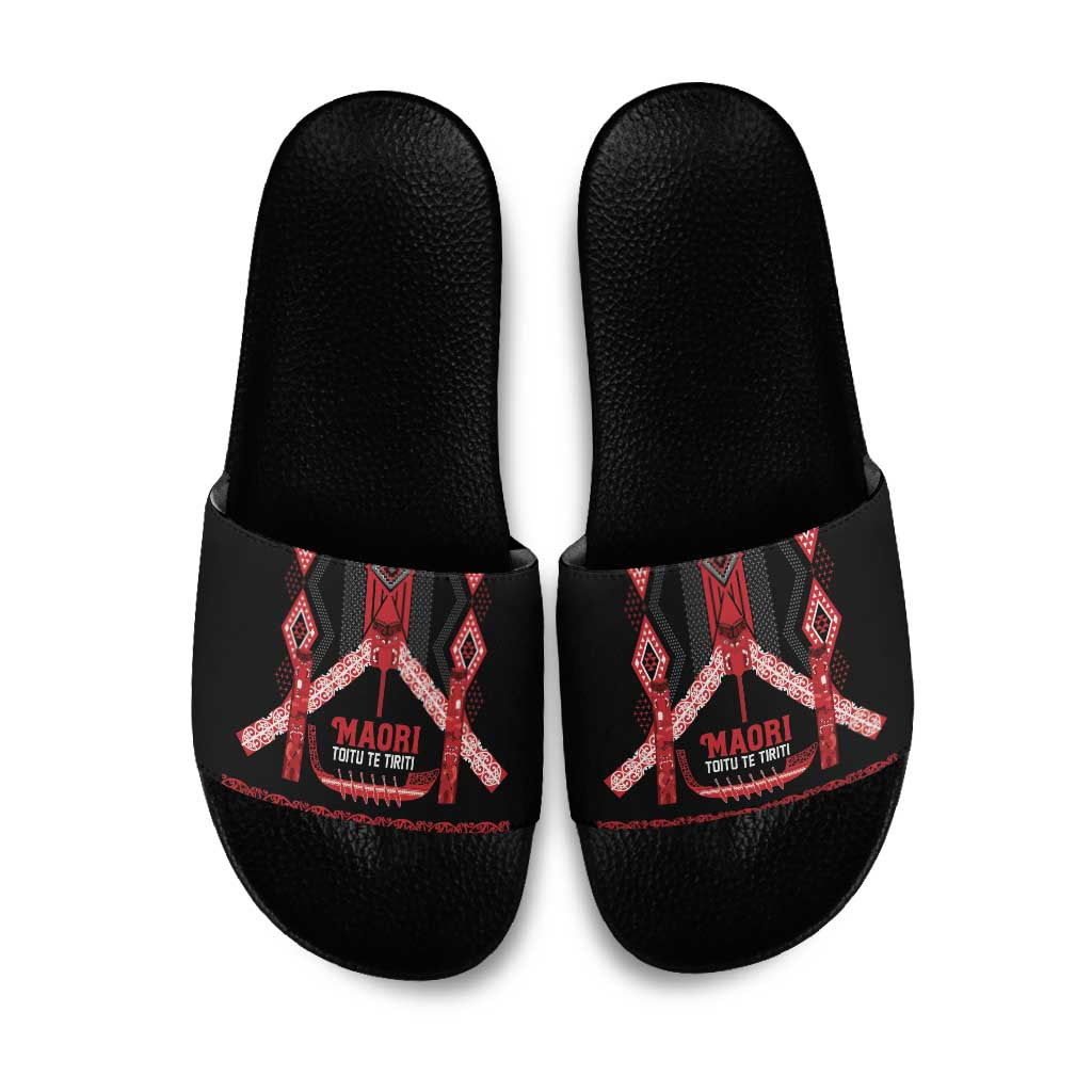 Toitu Te Tiriti Waitangi Slide Sandals Black Wharenui House - Polynesian Pride