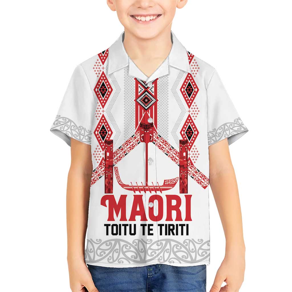 Toitu Te Tiriti Waitangi Family Matching Off Shoulder Maxi Dress and Hawaiian Shirt White Wharenui House - Polynesian Pride