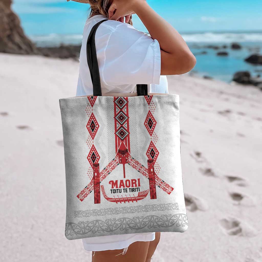 Toitu Te Tiriti Waitangi Tote Bag White Wharenui House - Polynesian Pride