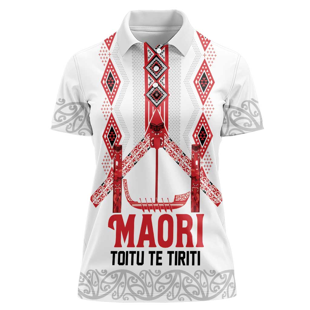 Toitu Te Tiriti Waitangi Women Polo Shirt White Wharenui House LT9 Female white - Polynesian Pride