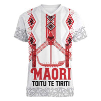 Toitu Te Tiriti Waitangi Women V-Neck T-Shirt White Wharenui House - Polynesian Pride