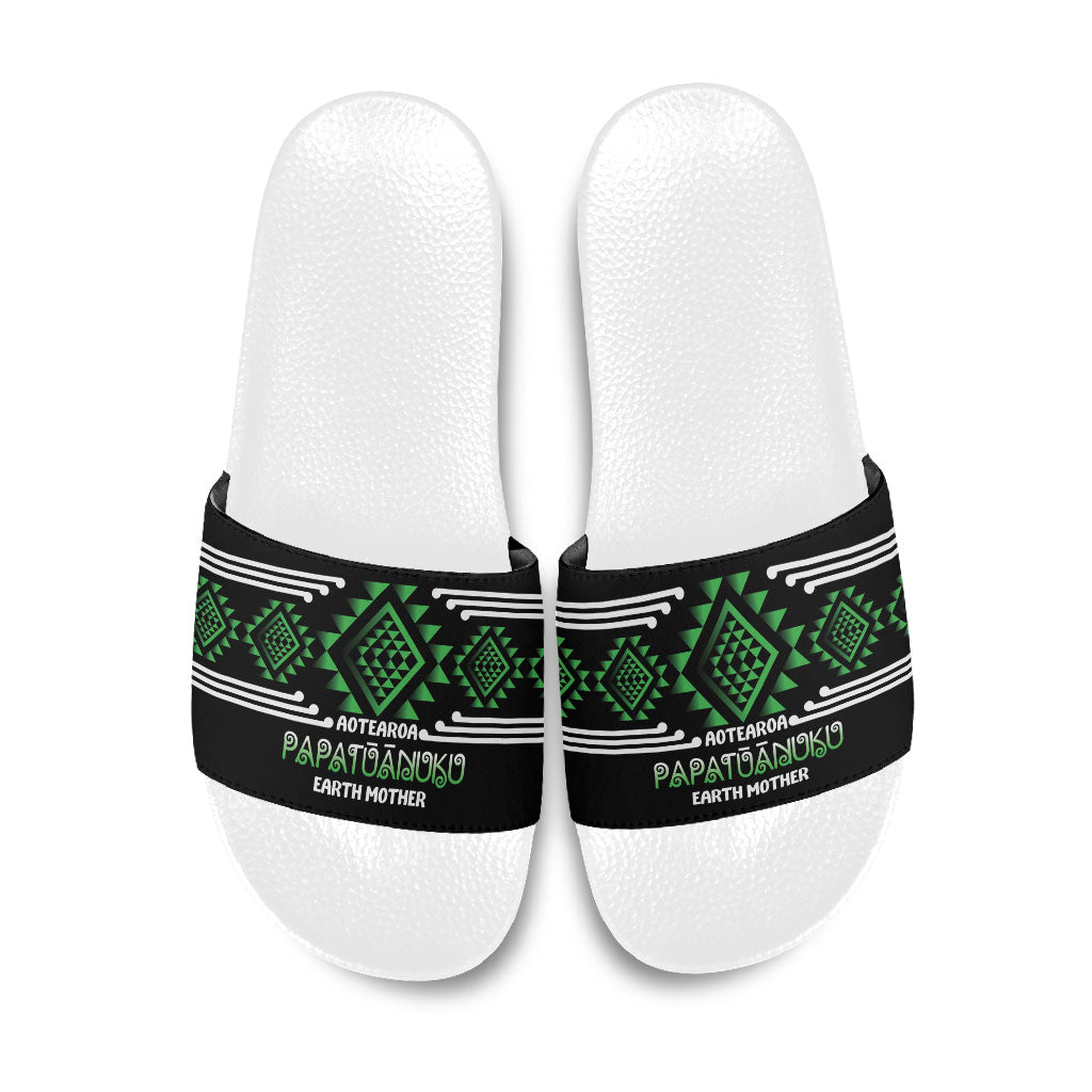 Aotearoa Atua Papatuanuku Slide Sandals Maori Earth Mother Taniko Motifs LT14 Green - Polynesian Pride