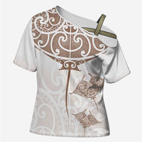 New Zealand Manta Ray Tattoo Cross Shoulder Shirt Aotearoa Maori Haehae Beige - Polynesian Pride