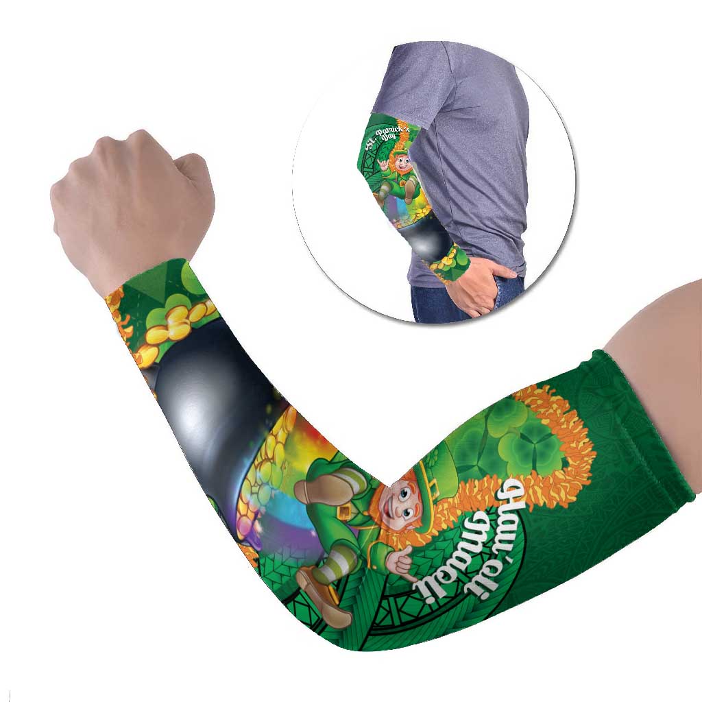 St Patrick's Day Hawaii Arm Sleeves Hauoli Maoli Funny Shaka Leprechaun LT14 Set of 2 Green - Polynesian Pride