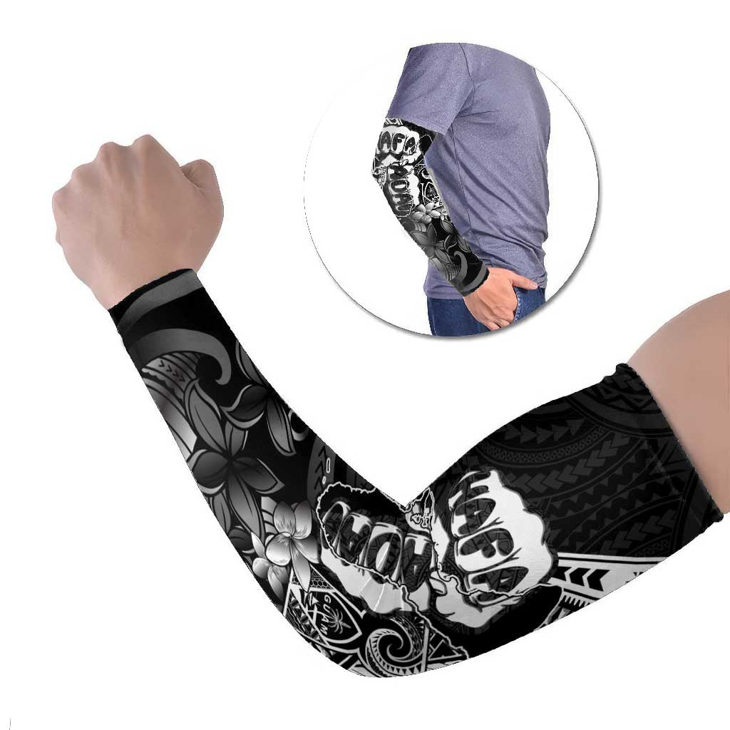 Hafa Adai Guam Discovery Day Arm Sleeves Chamorro Latte Stone Hand Black Version LT14 Set of 2 Black - Polynesian Pride