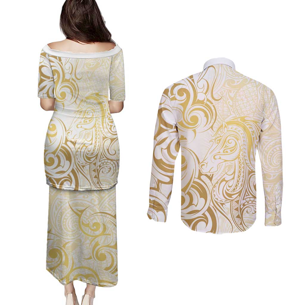 Gold And White Aotearoa Horse Racing Couples Matching Puletasi and Long Sleeve Button Shirt NZ Maori Pattern LT14 - Polynesian Pride