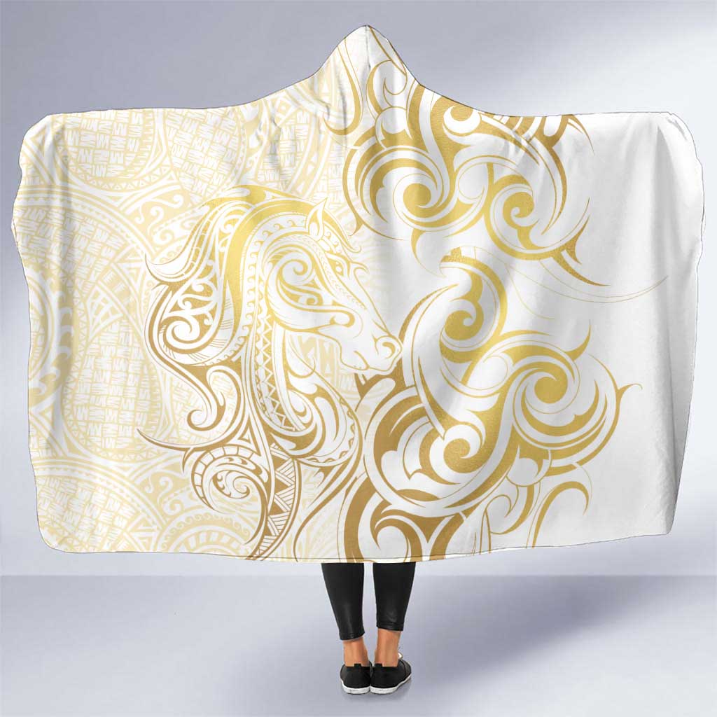 Gold And White Aotearoa Horse Racing Hooded Blanket NZ Maori Pattern LT14 One Size White - Polynesian Pride