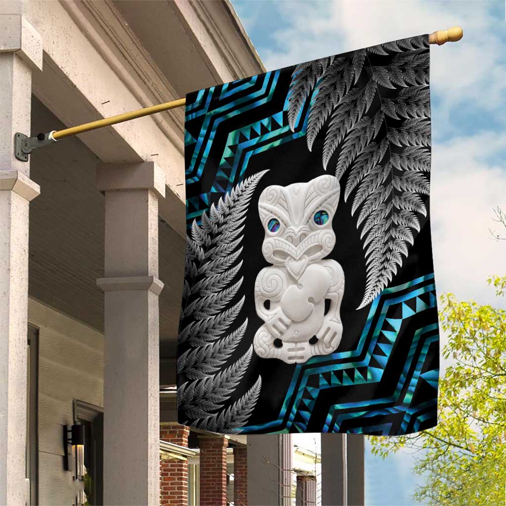Aotearoa Taniko Paua Shell With Hei Tiki Garden Flag LT14 House Flag Black - Polynesian Pride