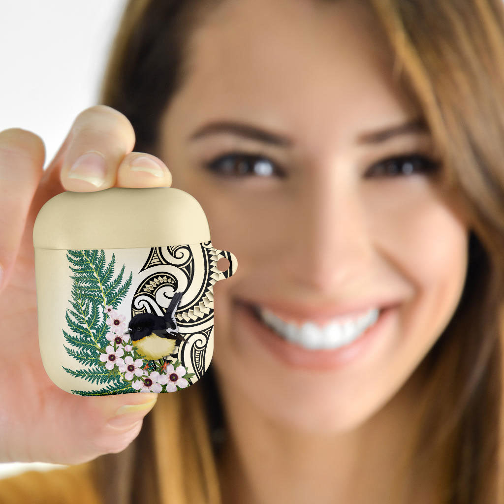 Endemic Tomtit New Zealand AirPods Case Miromiro Manuka Silver Fern Maori Pattern LT14 - Polynesian Pride