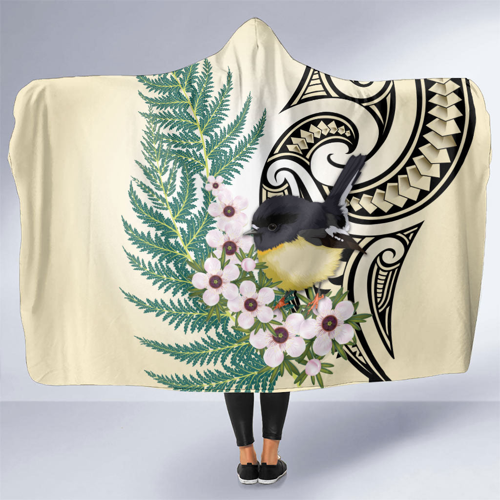 Endemic Tomtit New Zealand Hooded Blanket Miromiro Manuka Silver Fern Maori Pattern LT14 One Size Cream - Polynesian Pride