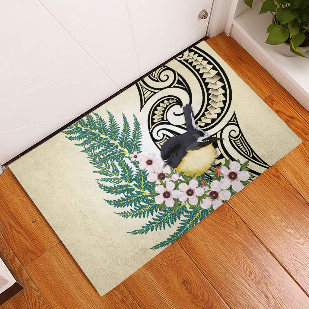 Endemic Tomtit New Zealand Rubber Doormat Miromiro Manuka Silver Fern Maori Pattern LT14 - Polynesian Pride