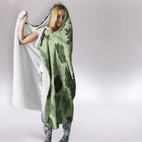 Vesuvian Green Aloha Hawaii Hibiscus Orchid Seamless Hooded Blanket