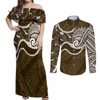 Aloha Hawaii Kalo Pikake Lei Couples Matching Off Shoulder Maxi Dress and Long Sleeve Button Shirt Chest Tattoo Gold Hawaiian Pattern