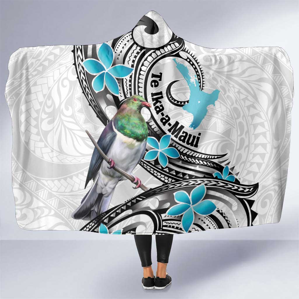 Aotearoa Te Ika-a-Maui Hooded Blanket South Island Kekeru Maori Koru LT14 One Size White - Polynesian Pride