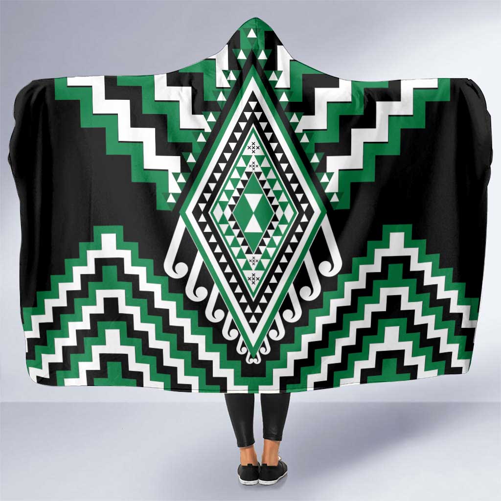Green Aotearoa Taniko Poutama Patikitiki Hooded Blanket LT14 One Size Green - Polynesian Pride