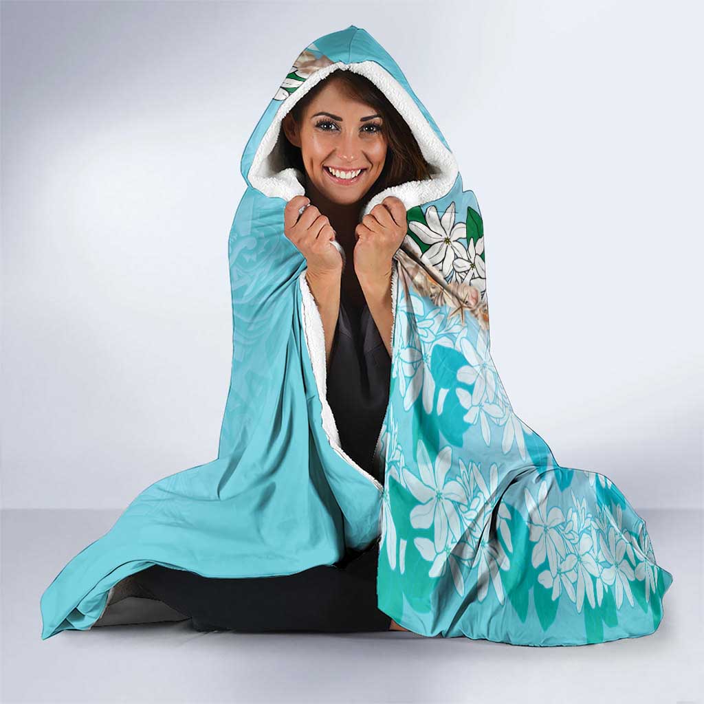 Cook Islands Tiare Maori With Conch Shell Hooded Blanket Pasifika Fest Polynesian Tattoo Turquoise LT14 - Polynesian Pride