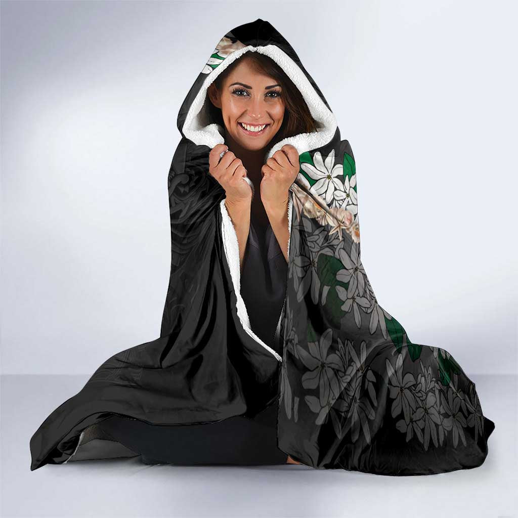 Cook Islands Tiare Maori With Conch Shell Hooded Blanket Pasifika Fest Polynesian Tattoo Black LT14 - Polynesian Pride