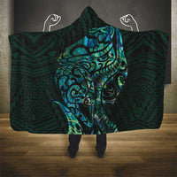 New Zealand Eel Hooded Blanket Tuna Aotearoa Maori With Paua Shell - Turquoise LT14 - Polynesian Pride