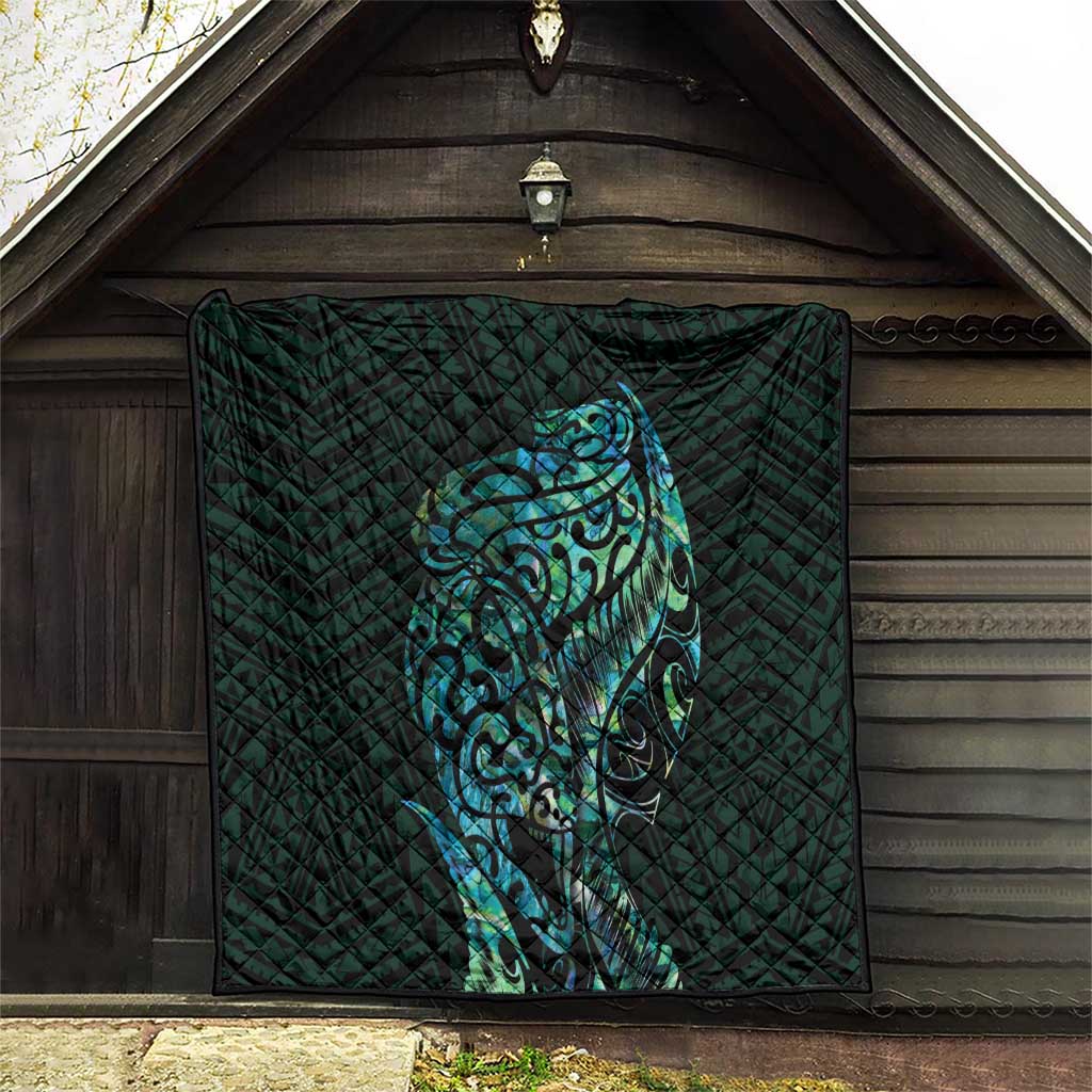 New Zealand Eel Quilt Tuna Aotearoa Maori With Paua Shell - Turquoise