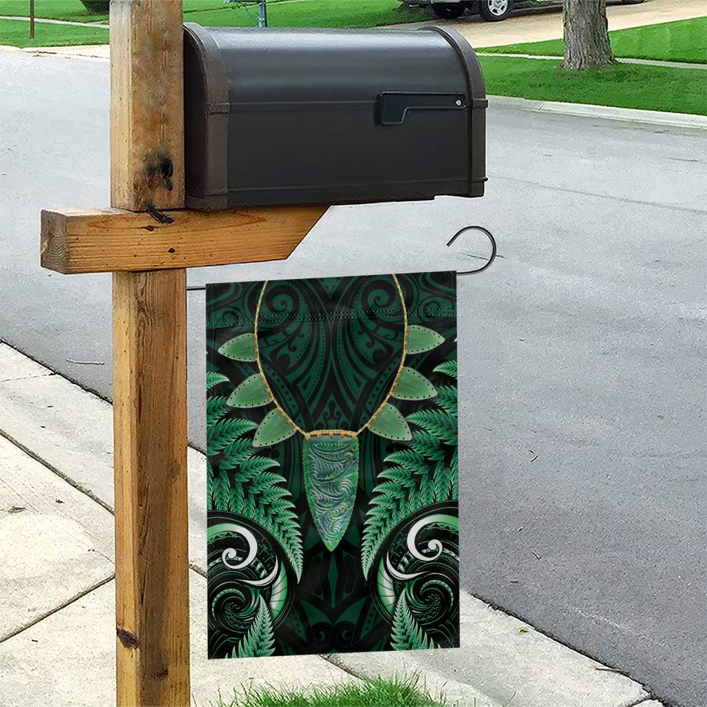 Aotearoa Pounamu Niho Garden Flag Silver Fern Mix Maori Pattern - Green LT14 - Polynesian Pride