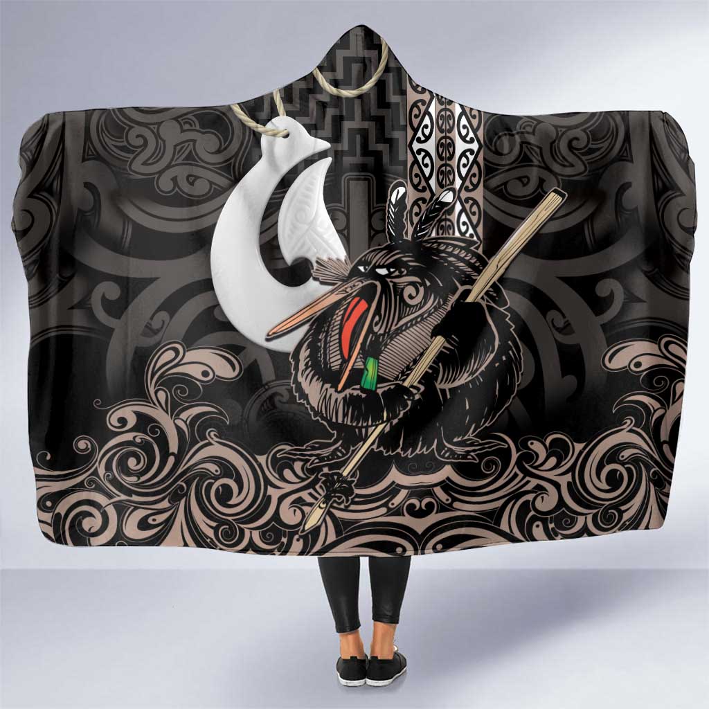 Aotearoa Hei Matau Hooded Blanket Haka Kiwi Mix Maori Mangopare LT14 One Size Black - Polynesian Pride