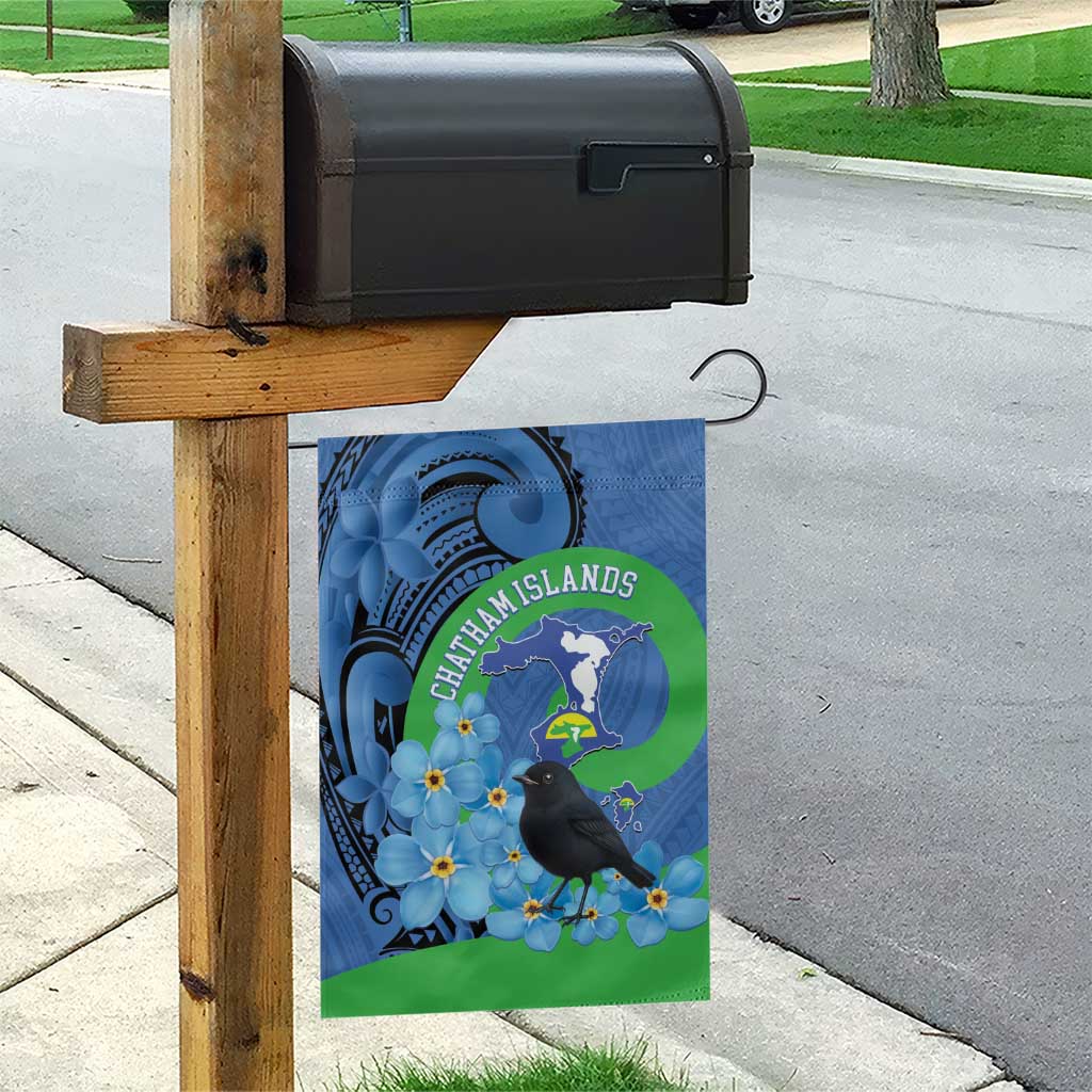 New Zealand Chatham Islands Garden Flag Wharekauri Forget Me Not With Black Robin LT14 - Polynesian Pride