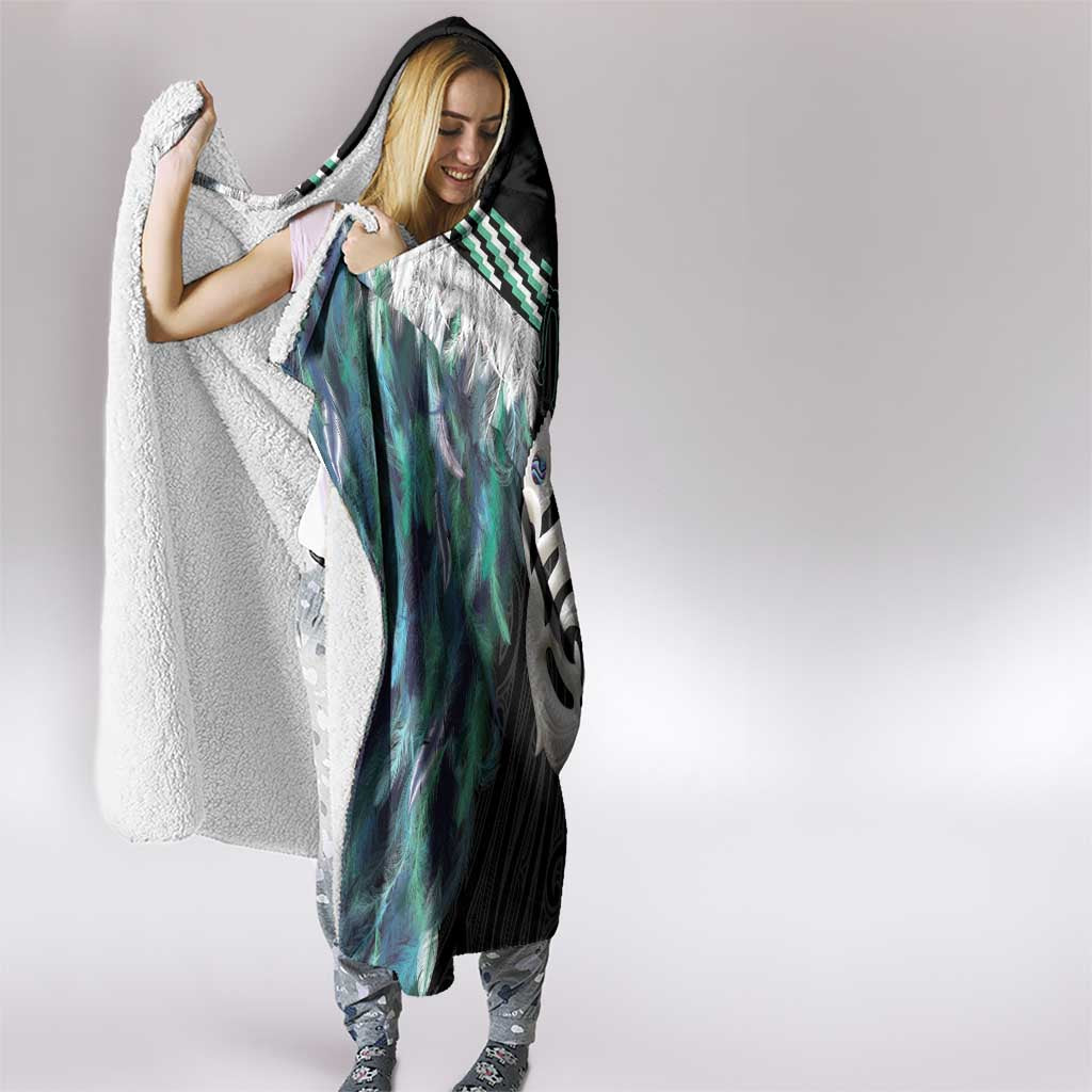 Aotearoa Korowai Motif Hooded Blanket Hei Manaia Poutama Maori Pattern LT14 - Polynesian Pride
