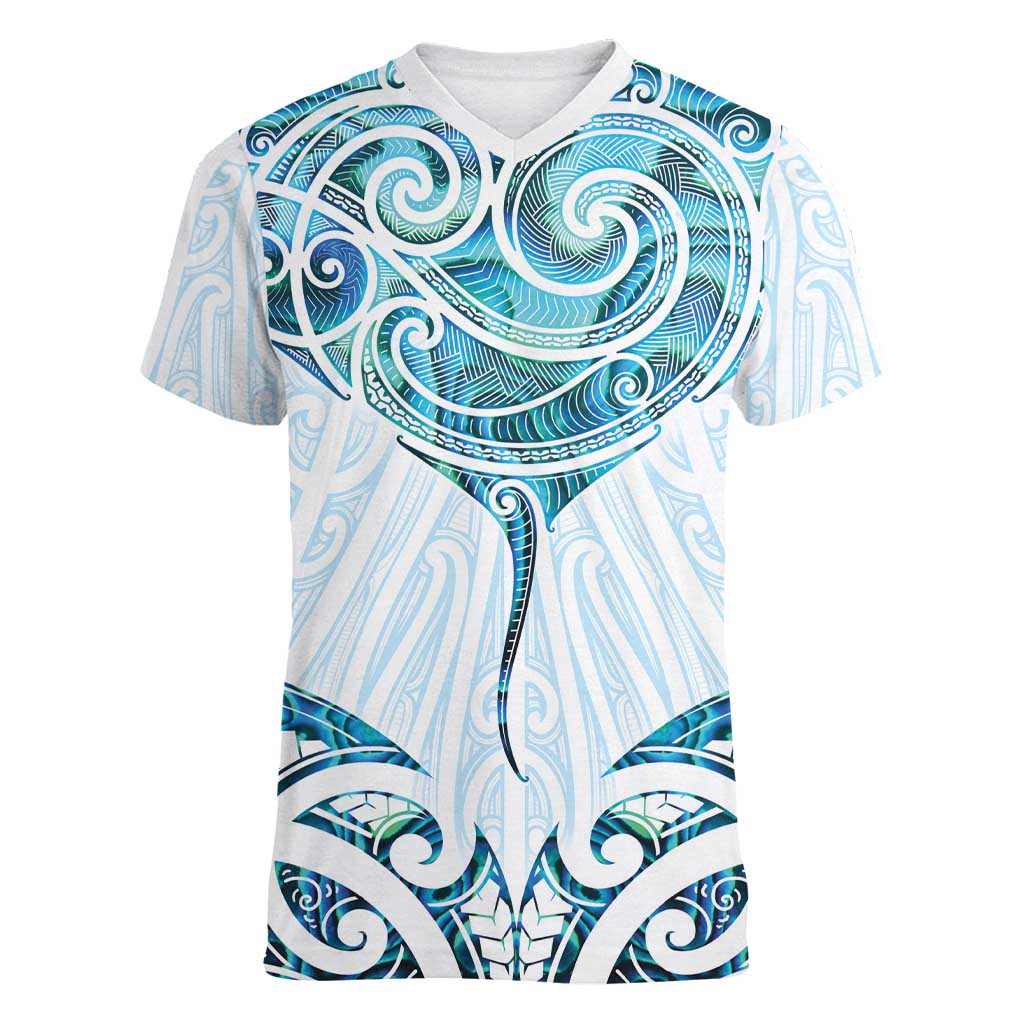 New Zealand Manta Ray Tattoo Women V-Neck T-Shirt Aotearoa Maori Haehae Paua Shell - Polynesian Pride