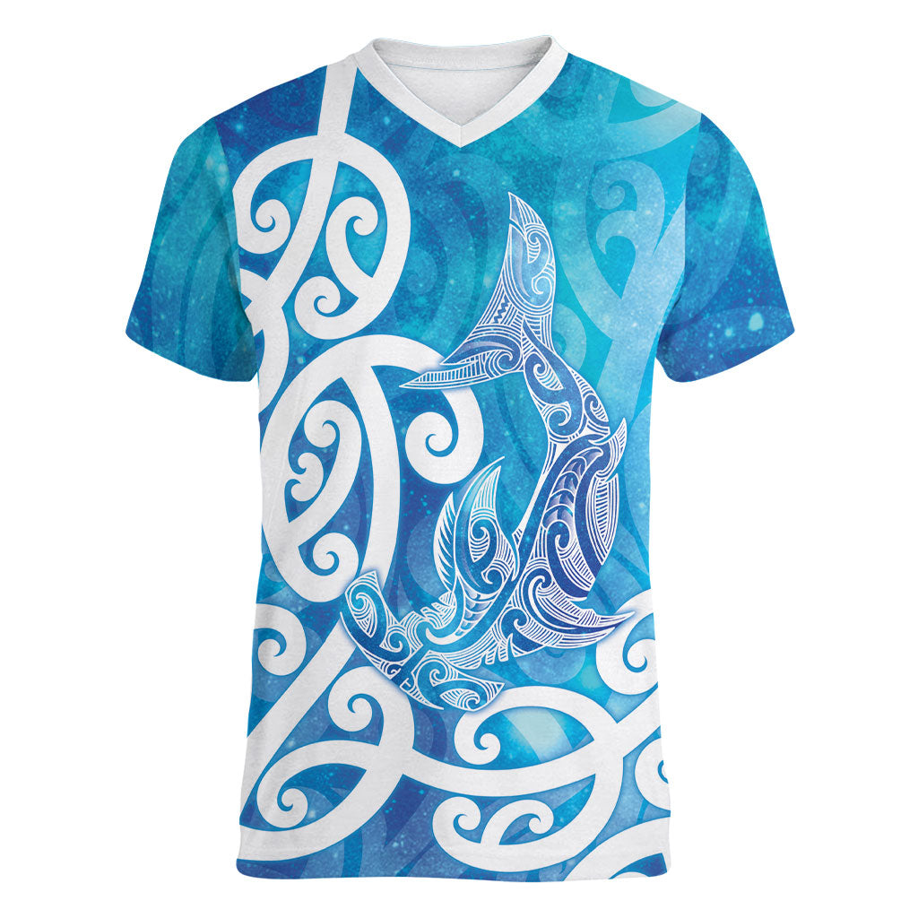Hammerhead Shark Tattoo New Zealand Women V-Neck T-Shirt Maori Galaxy Mangopare Pattern LT14 Female Turquoise - Polynesian Pride
