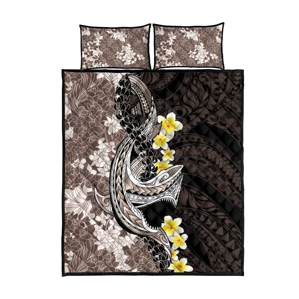 Brown and Black Hawaii Shark Tattoo Quilt Bed Set Puakenikeni Lei Plumeria Polynesian Pattern - Polynesian Pride