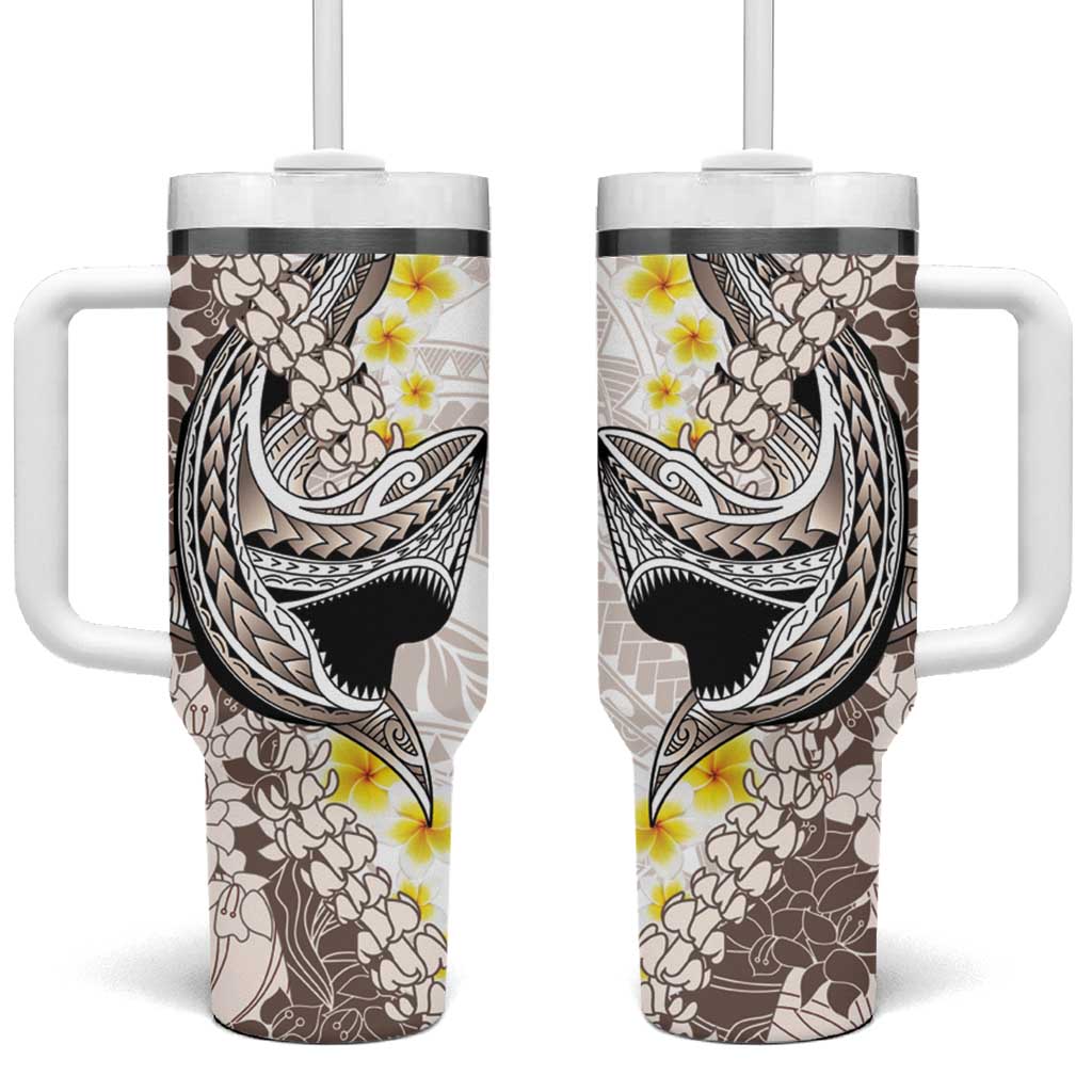 Brown and White Hawaii Shark Tattoo Tumbler With Handle Puakenikeni Lei Plumeria Polynesian Pattern - Polynesian Pride